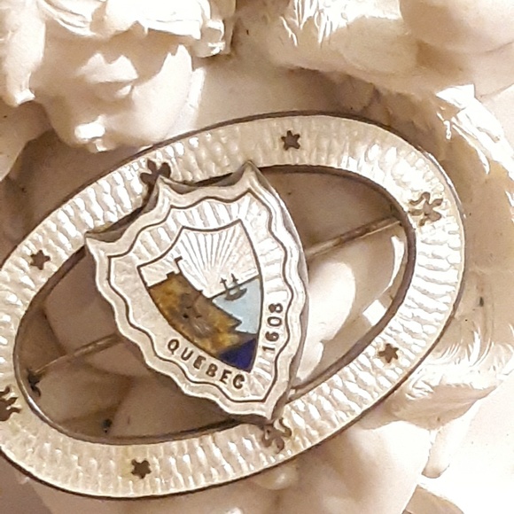 Unknown Jewelry - Sterling Silver MOP Inlay C-clasp Brooch